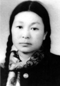 王佩英