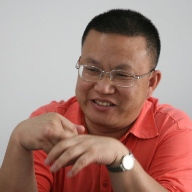 何彬
