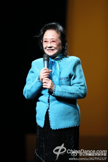 王佩英