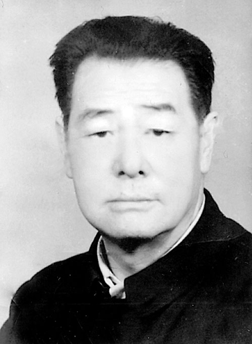 李子英