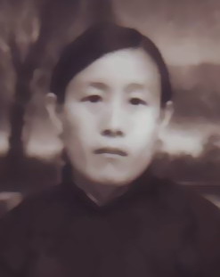 魏广英