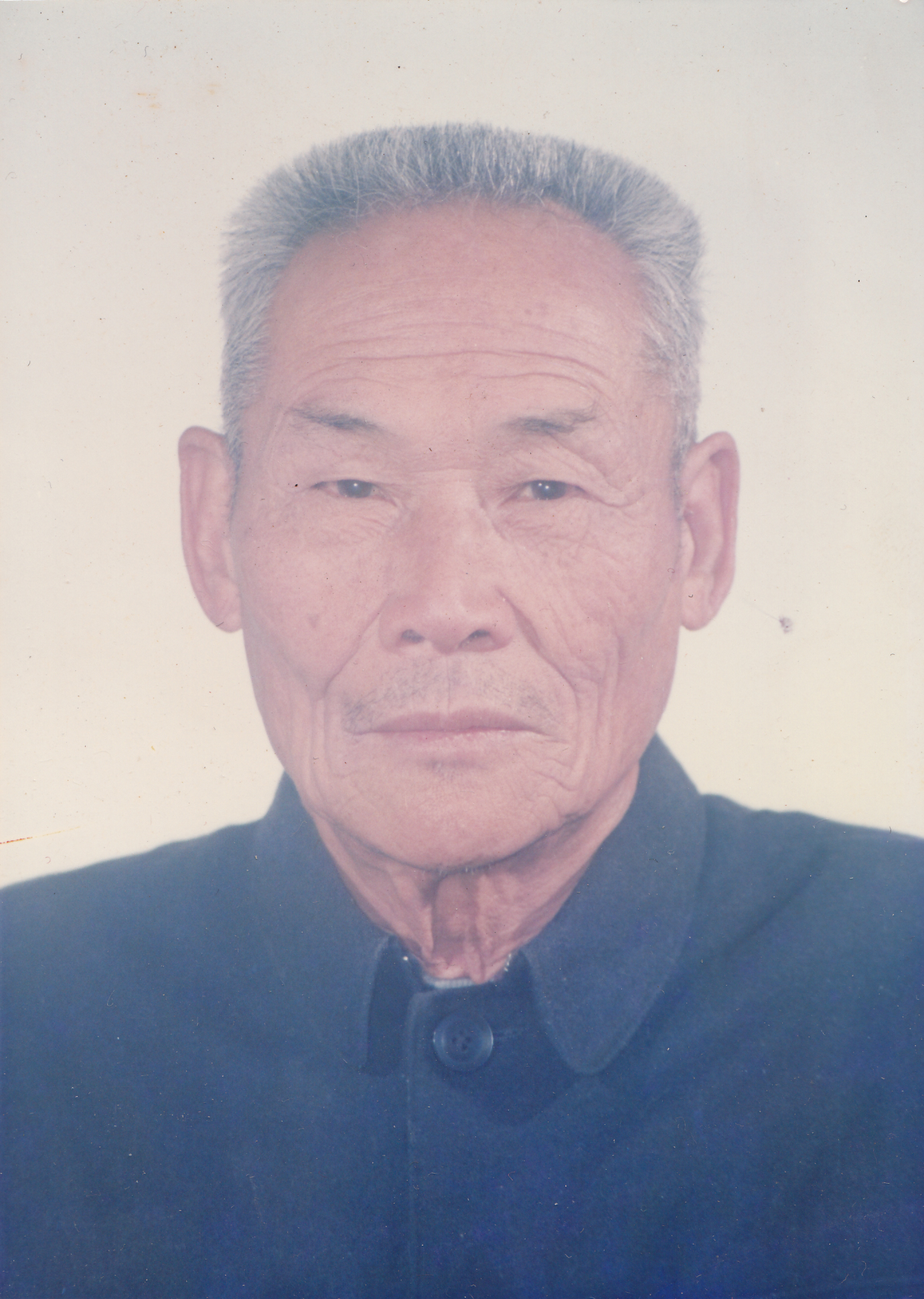 钭子欣