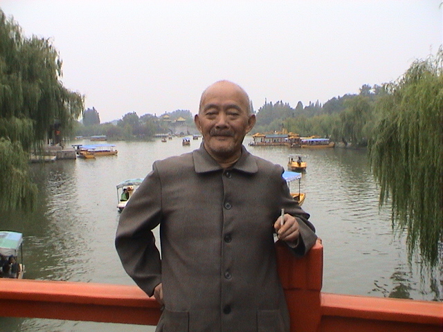严父姜国维