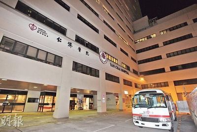 六旬老人持刀夜闯医院欲带走病妻 医生报警