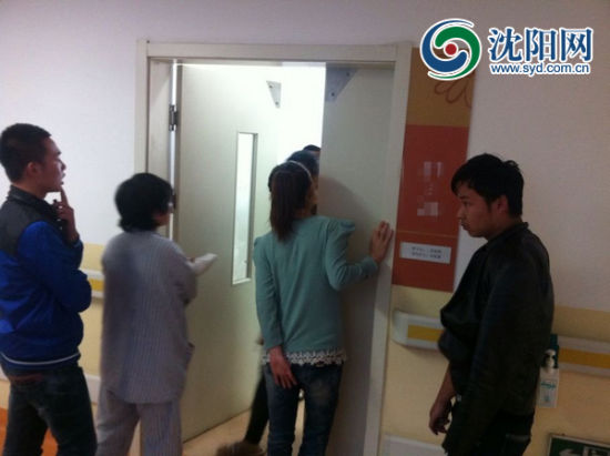 十岁男孩被母亲男友剁手 断手被烹煮