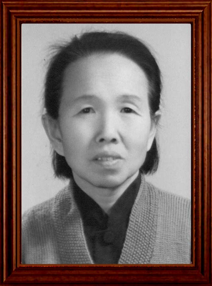 母亲张文茹