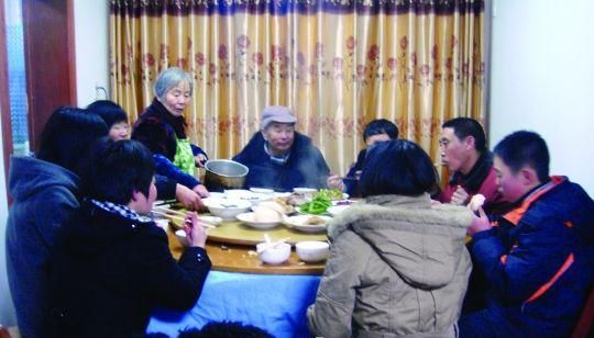 医学博士放弃救治父亲被骂不孝 "尊严死"引热议