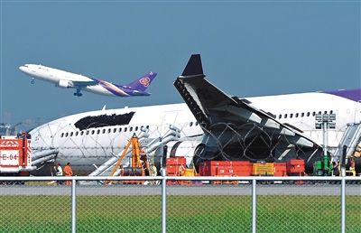 泰国航班曼谷滑出跑道 9中国乘客受伤