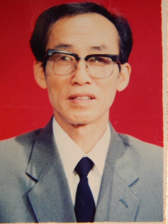 何代雄