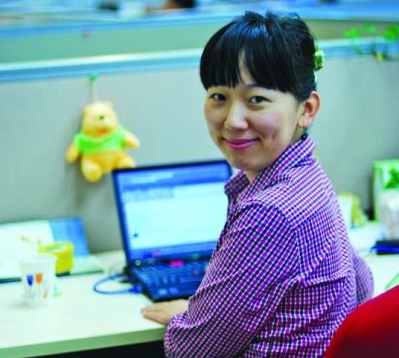 外企女高管梁娅地铁口倒地无人扶死了，深圳形象打碎一地。