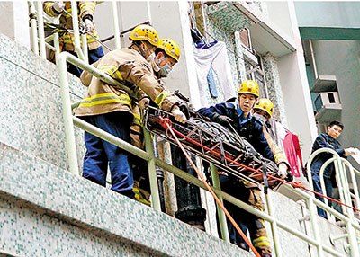 香港失业男子身怀利刀跳楼死亡