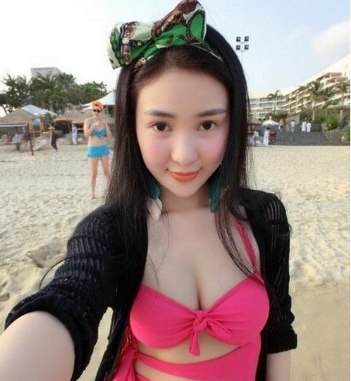 中国炫富女郭美美因赌博遭警方拘押