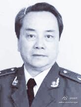 杨柏年