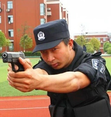 李正伟