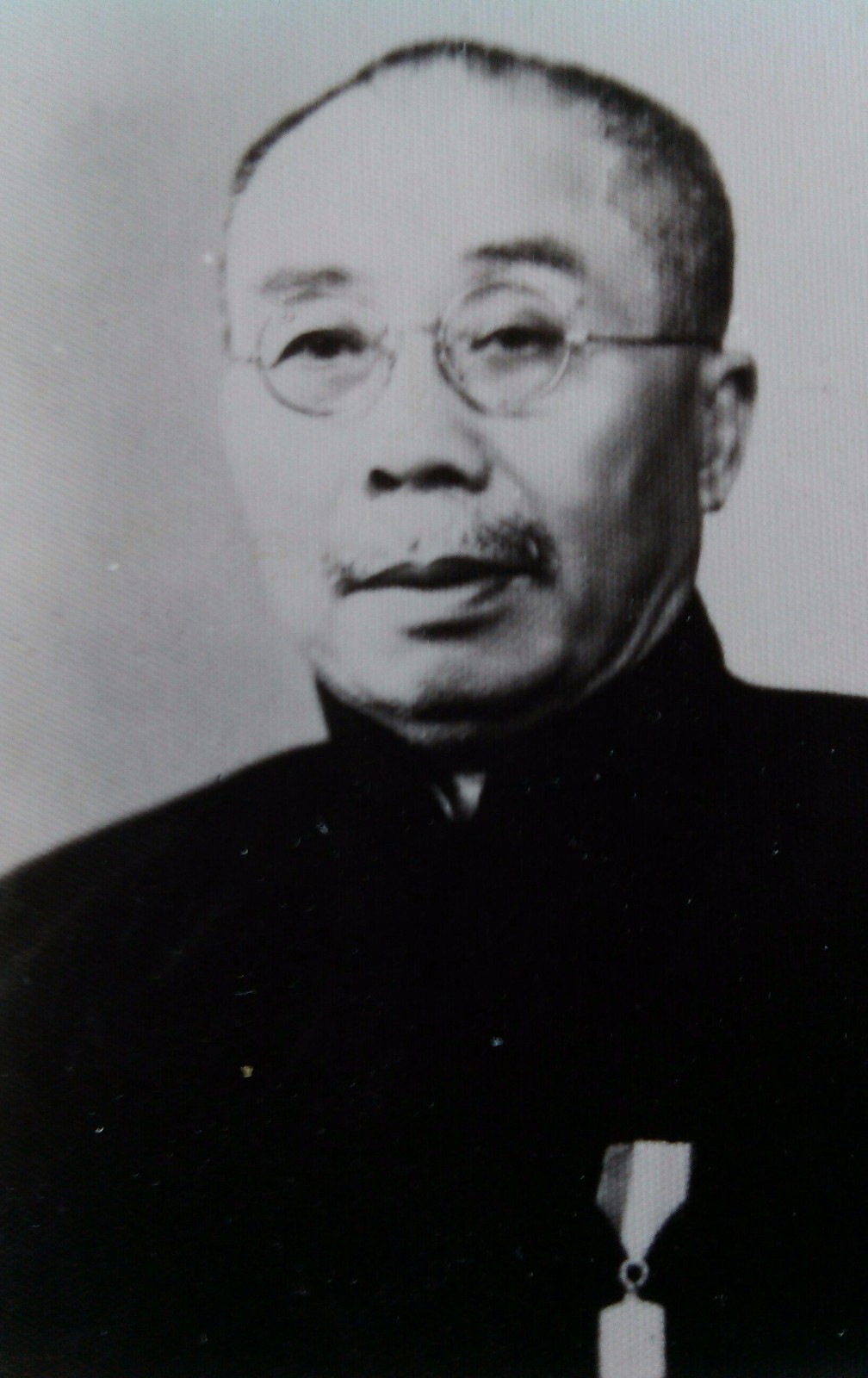 悼念張老英雄