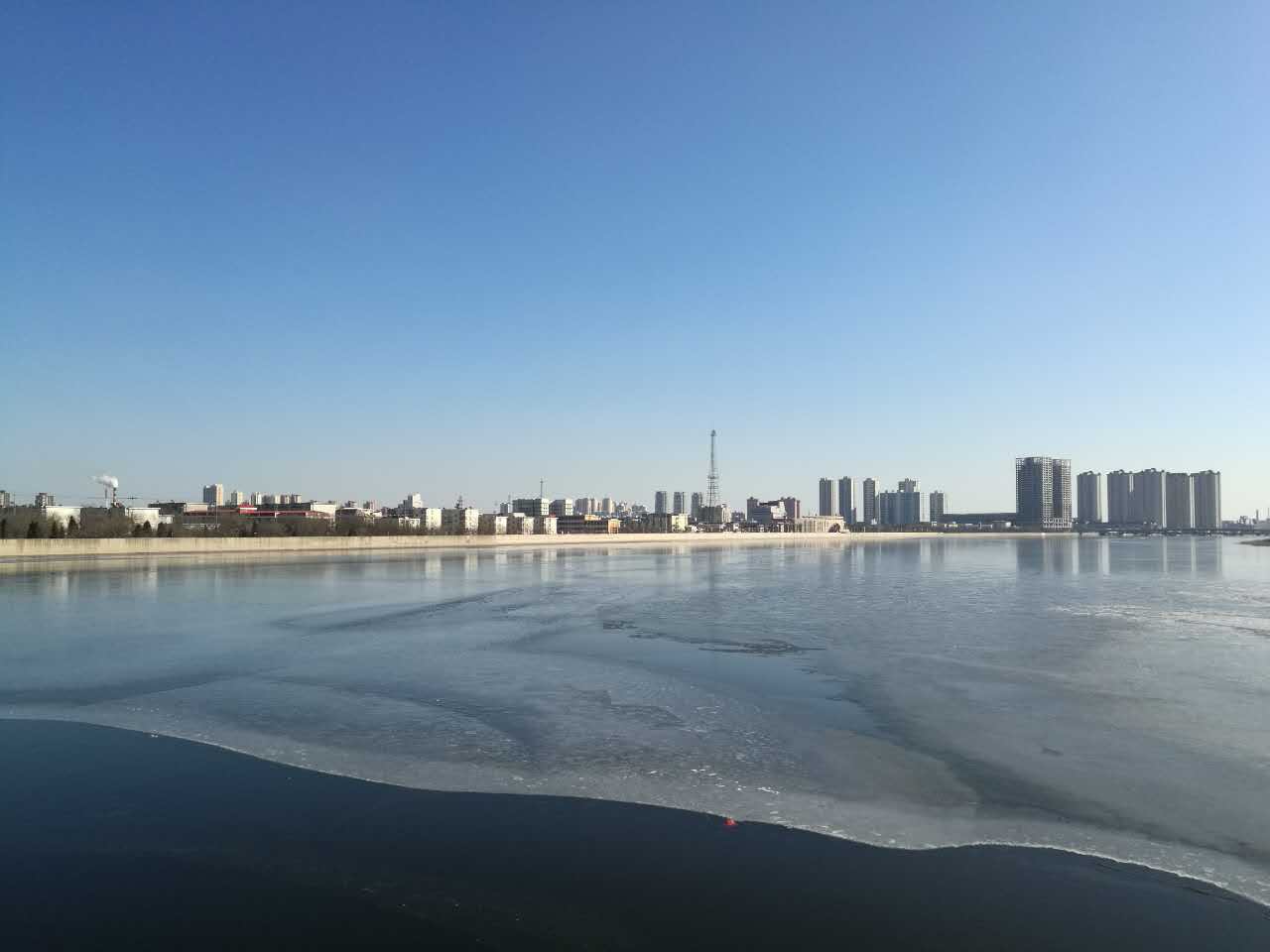 我和朋友在滨海汉沽世纪广场