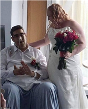 婚礼后办丧礼 女子与未婚夫结婚13小时后对方去世