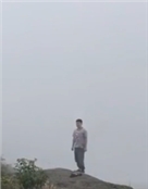 李依玲