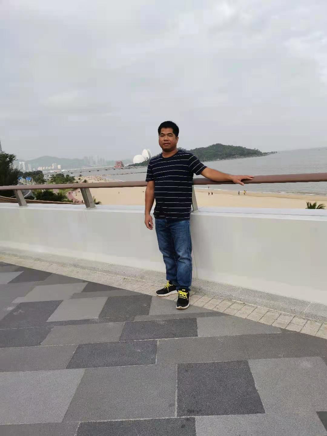 黄华东