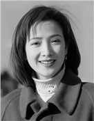 著名演员何晴