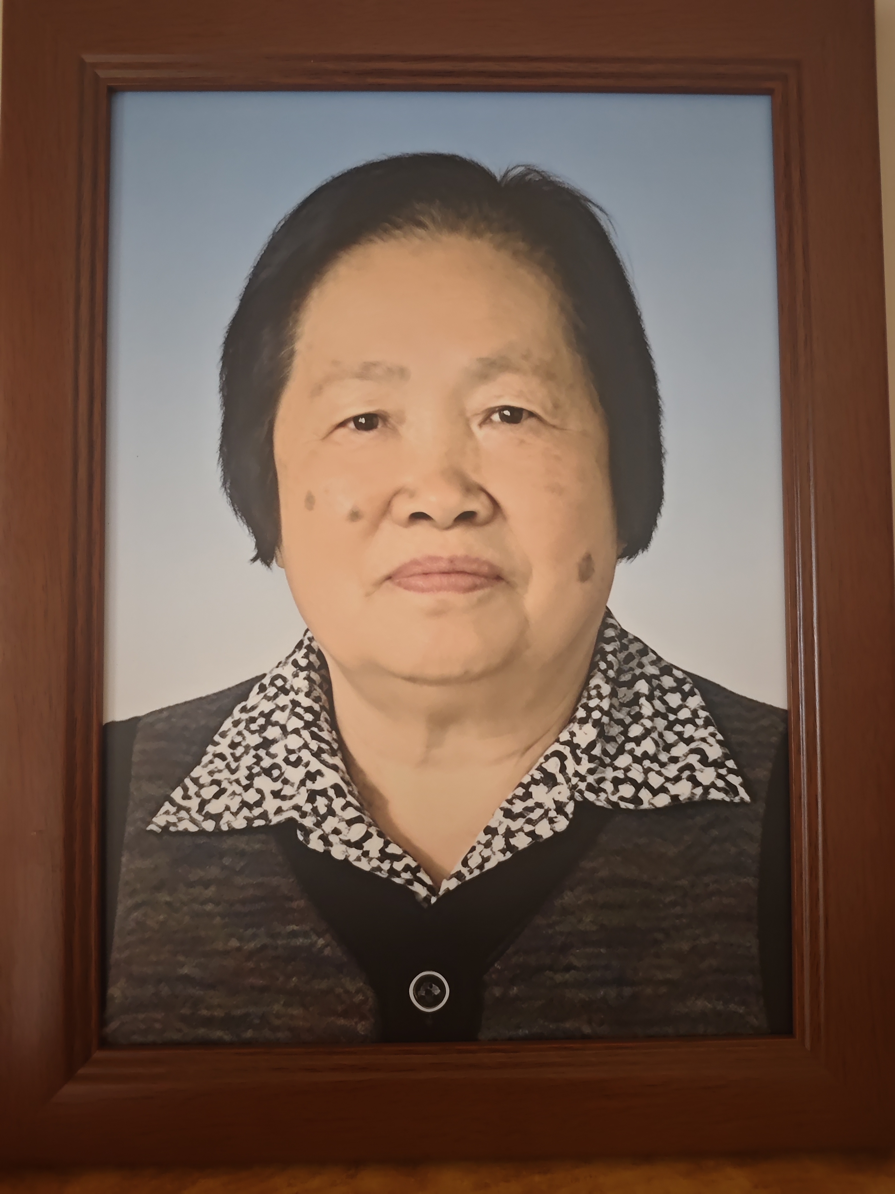 邹志芳