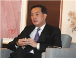 严凯泰