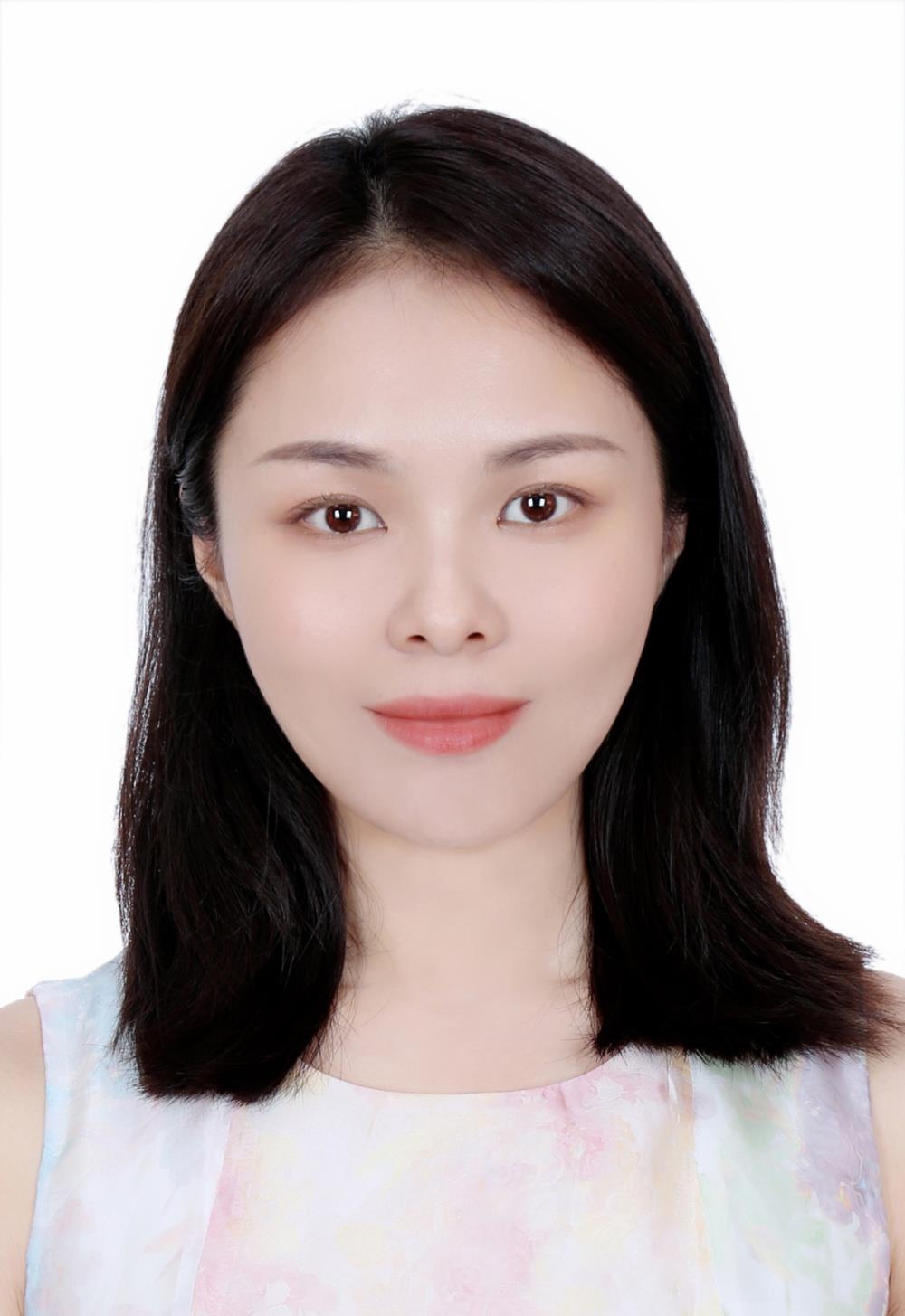 民族唱法女高音歌唱家 龚爽