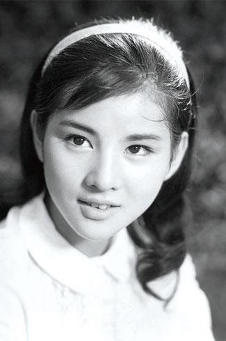 夏目雅子