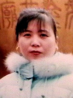 周霞