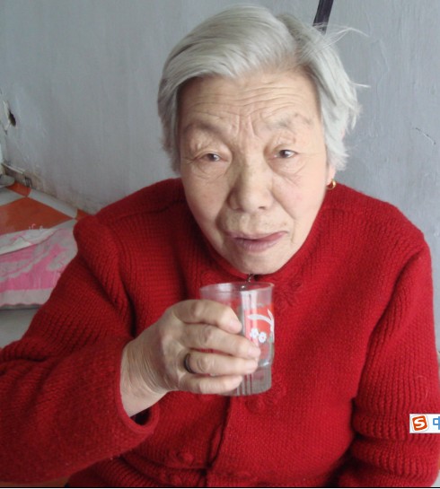 张丽荣